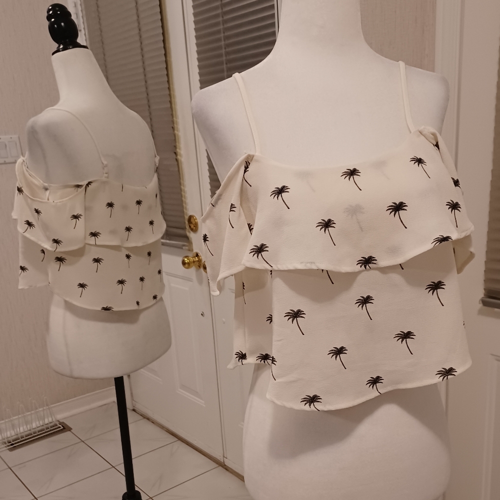 4/$40 Off-Shoulder Palm Tree Top - Size 2 (XS) - Picture 6 of 11